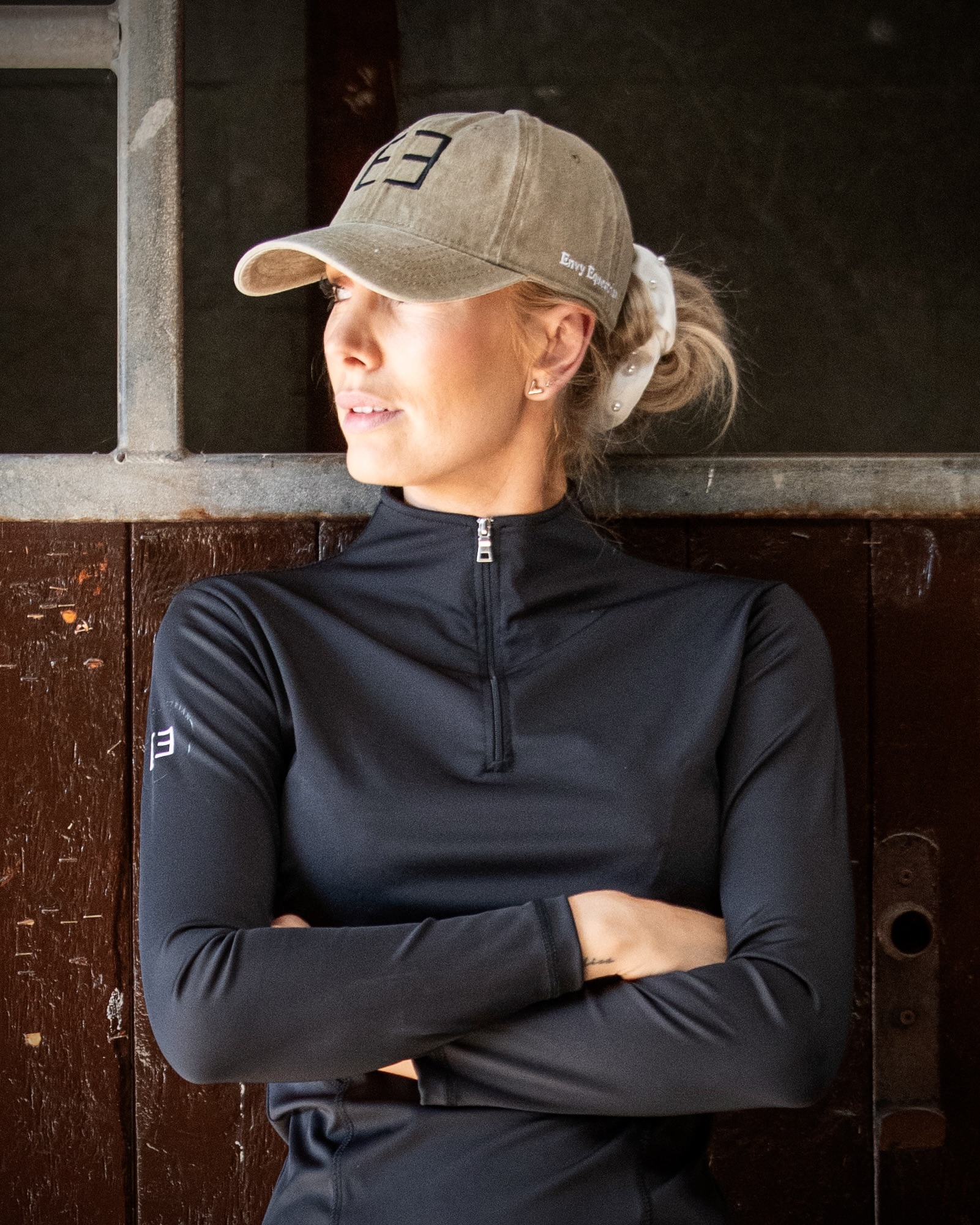 |UDSOLGT| 'Classic line' trøje m. mesh | Sort